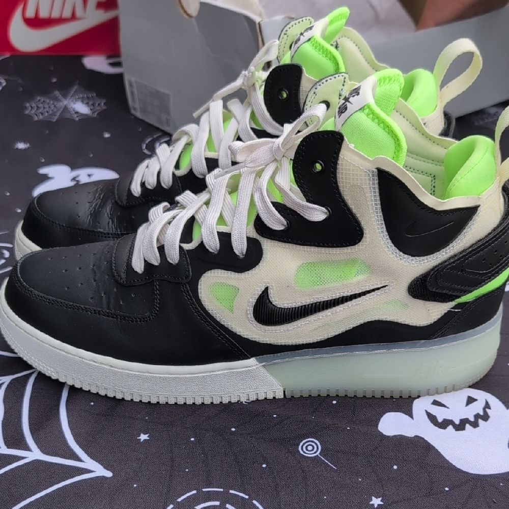 Nike Black and Neon Green Sneakers
